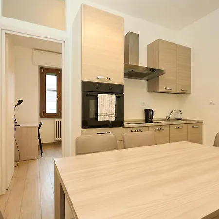 3 Flat, 15 Minutes From Navigli-humanitas * Milano
