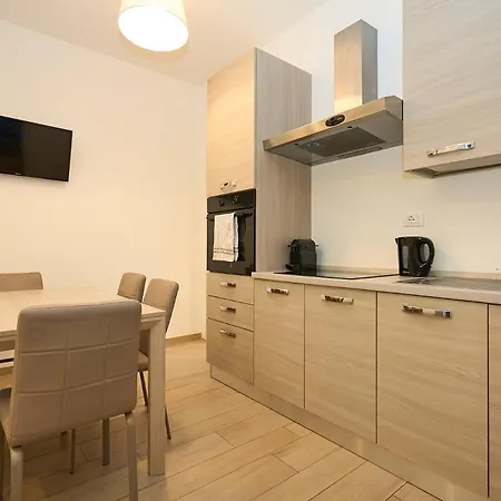 3 Flat, 15 Minutes From Navigli-humanitas * Milano